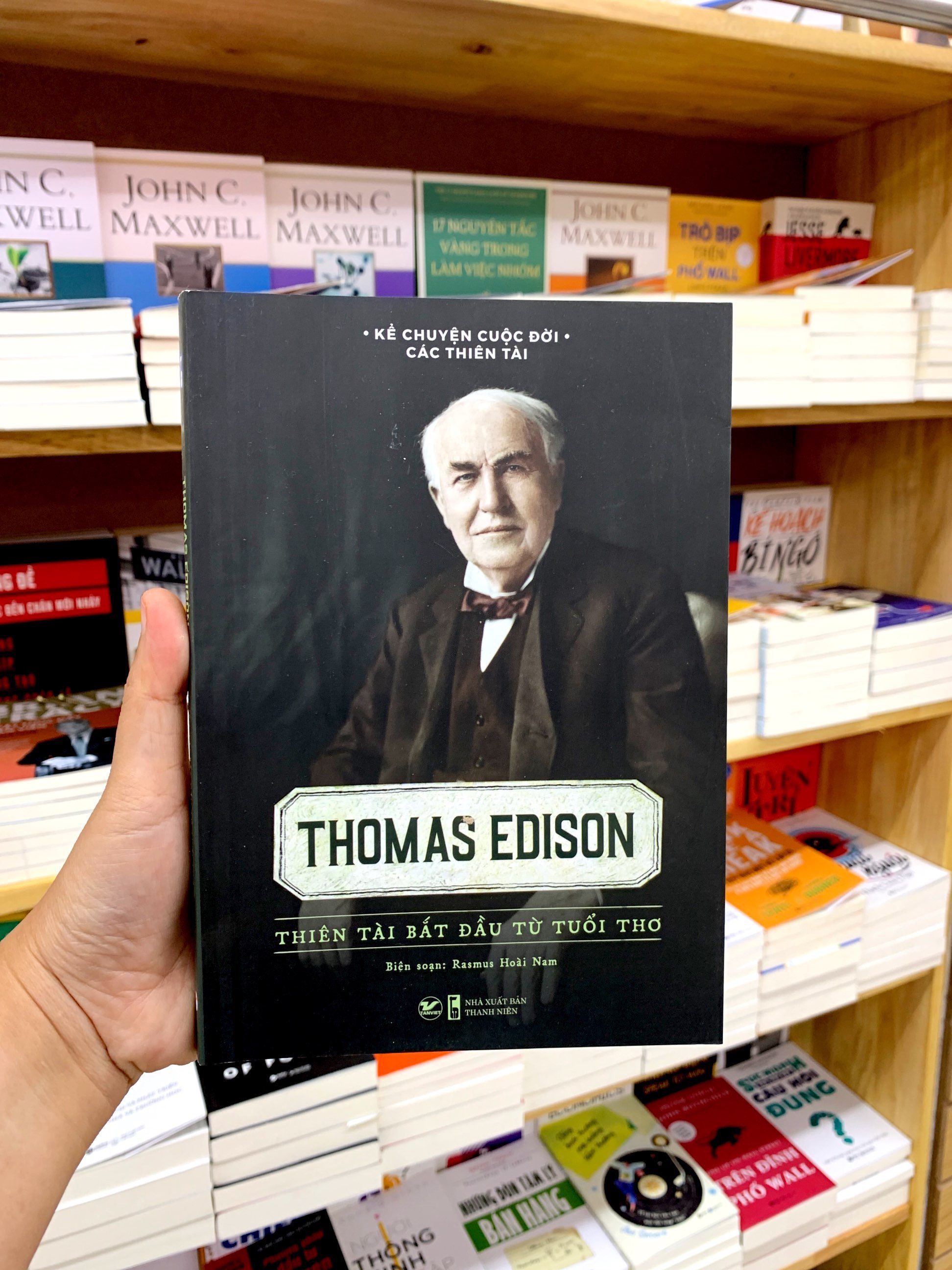 Kể Chuyện Cuộc Đời Các Thiên Tài: Thomas Edison - Thiên Tài Bắt Đầu Từ Tuổi Thơ PDF